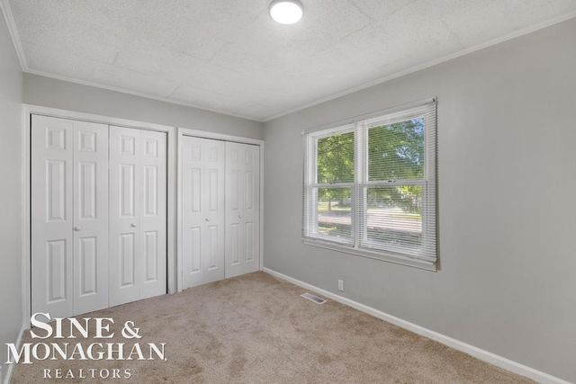 20933 Ridgemont Road, Harper Woods, MI 48225