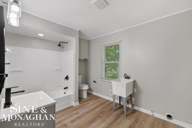 20933 Ridgemont Road, Harper Woods, MI 48225