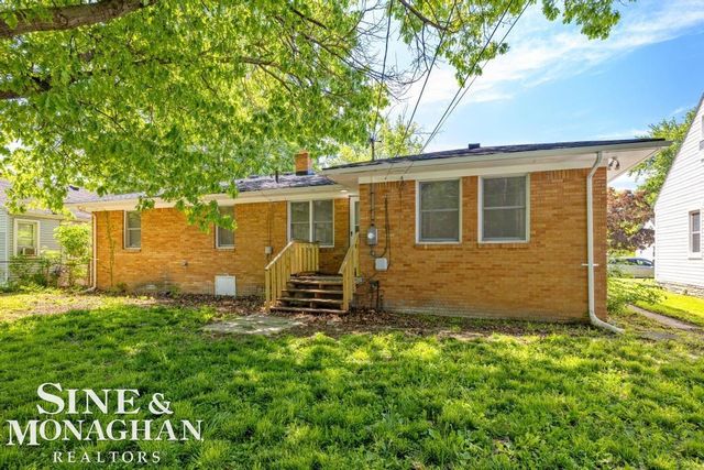 20933 Ridgemont Road, Harper Woods, MI 48225