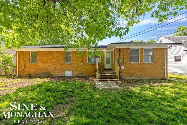 20933 Ridgemont Road, Harper Woods, MI 48225