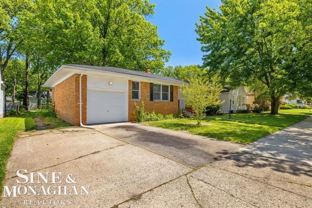 20933 Ridgemont Road, Harper Woods, MI 48225