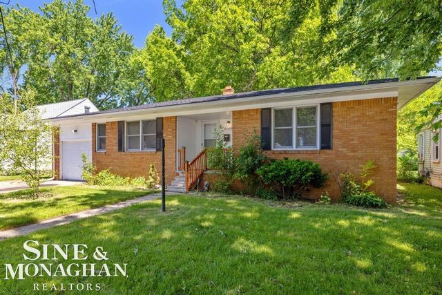 20933 Ridgemont Road, Harper Woods, MI 48225
