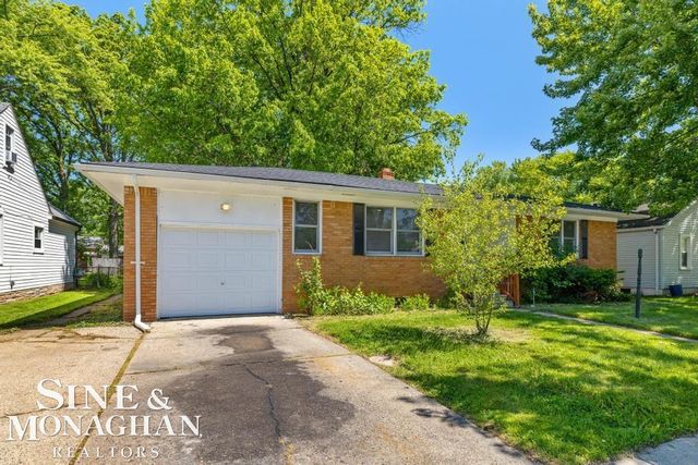 20933 Ridgemont Road, Harper Woods, MI 48225