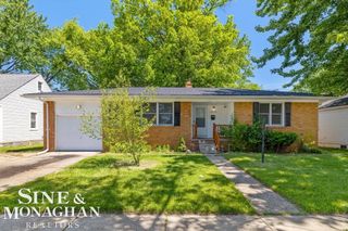 20933 Ridgemont Road, Harper Woods, MI 48225