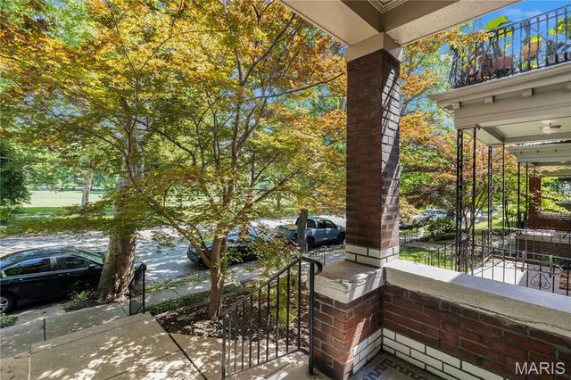 4062 Arsenal Street, St Louis, MO 63116