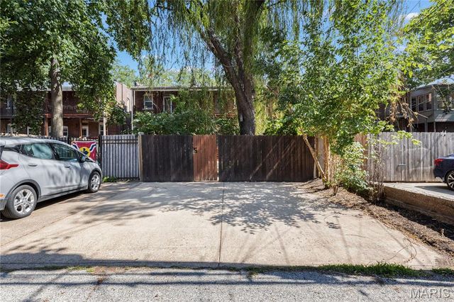 4062 Arsenal Street, St Louis, MO 63116