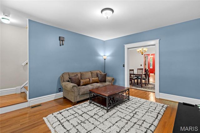 4062 Arsenal Street, St Louis, MO 63116