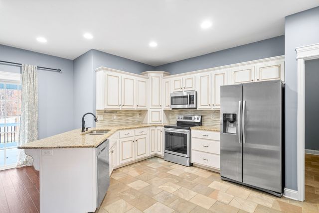 2788 Ann Dr, Clarksville, TN 37040