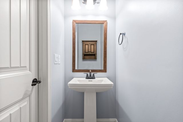 2788 Ann Dr, Clarksville, TN 37040