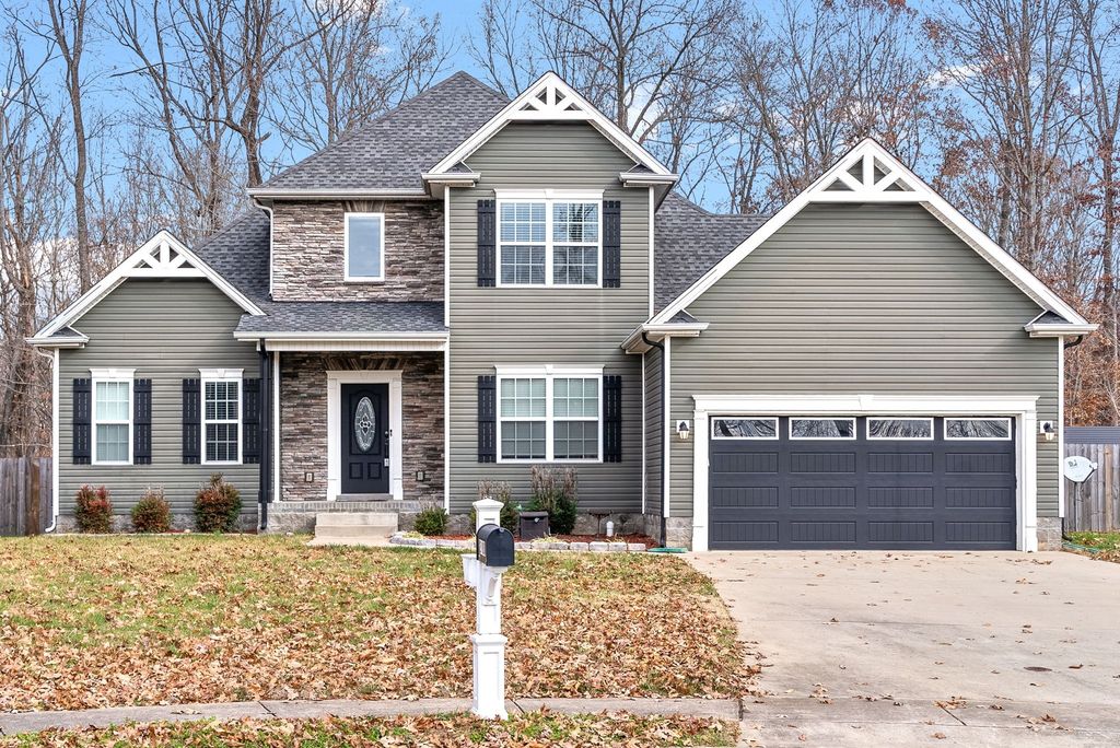 2788 Ann Dr, Clarksville, TN 37040