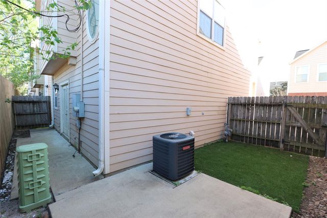 2219 Naomi Street, Houston, TX 77054