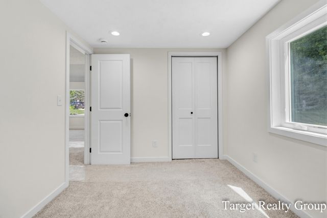 8660 Merry Drive NE, Rockford, MI 49341