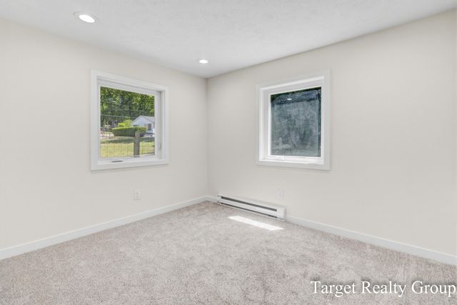 8660 Merry Drive NE, Rockford, MI 49341