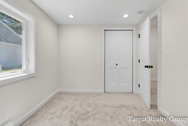 8660 Merry Drive NE, Rockford, MI 49341