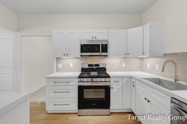 8660 Merry Drive NE, Rockford, MI 49341