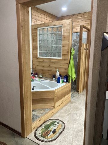 10689 103 Highway, Green Forest, AR 72638