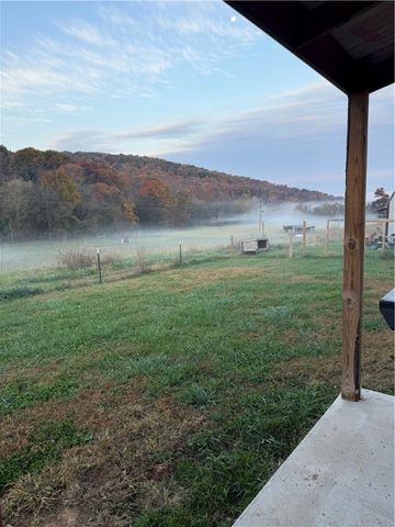 10689 103 Highway, Green Forest, AR 72638