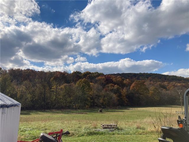 10689 103 Highway, Green Forest, AR 72638