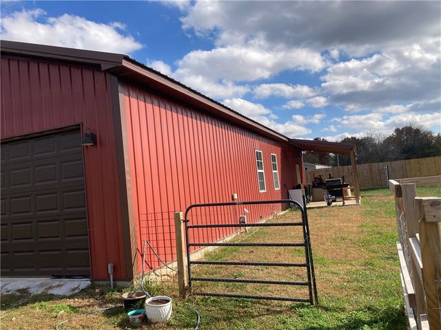 10689 103 Highway, Green Forest, AR 72638