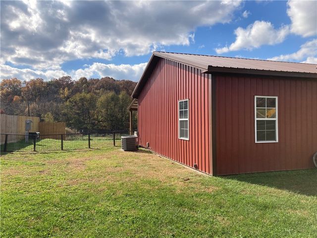 10689 103 Highway, Green Forest, AR 72638