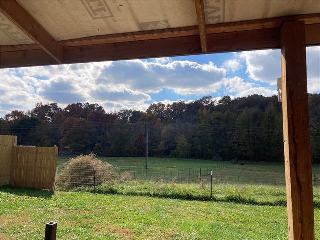 10689 103 Highway, Green Forest, AR 72638