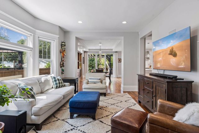 3248 Dupont Avenue S, Minneapolis, MN 55408