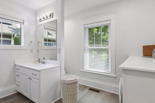 3248 Dupont Avenue S, Minneapolis, MN 55408