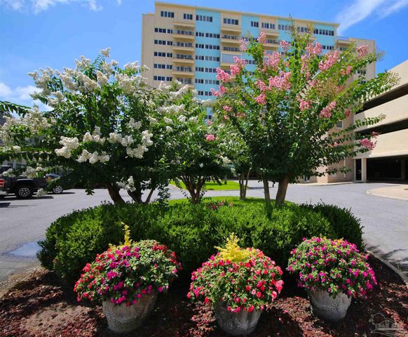 825 Bayshore Dr 407, Pensacola, FL 32507