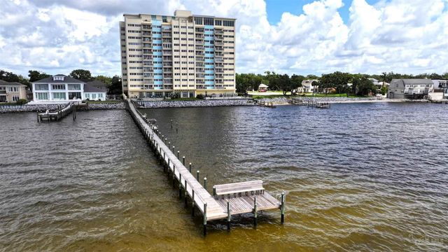 825 Bayshore Dr 407, Pensacola, FL 32507