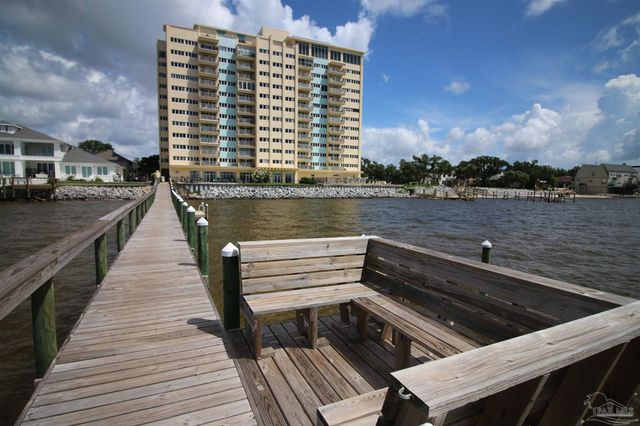 825 Bayshore Dr 407, Pensacola, FL 32507