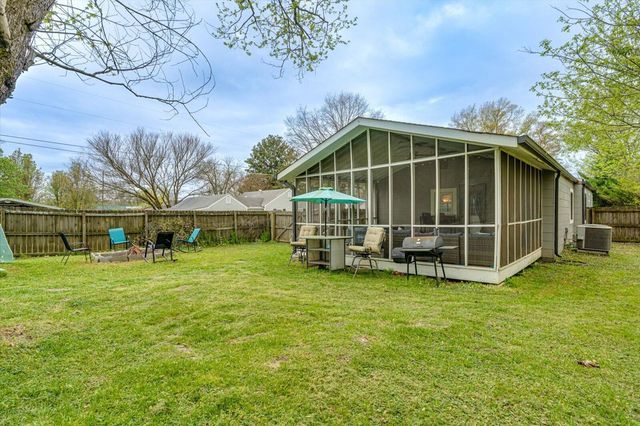 1320 Sewanee Drive, Chattanooga, TN 37412