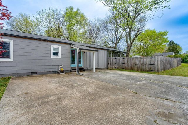 1320 Sewanee Drive, Chattanooga, TN 37412