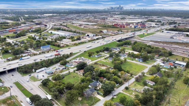 7830 Pardee Street Street, North Houston, TX 77028