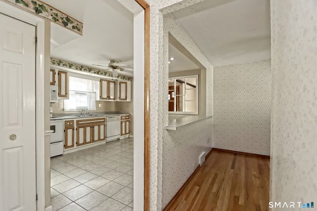 71 Sycaway Street, West Haven, CT 06516