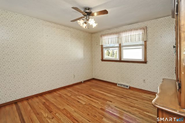 71 Sycaway Street, West Haven, CT 06516