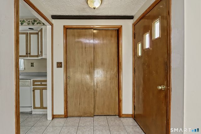 71 Sycaway Street, West Haven, CT 06516