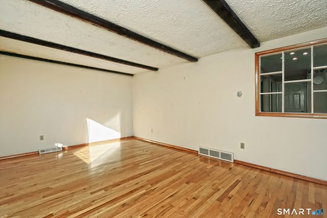 71 Sycaway Street, West Haven, CT 06516