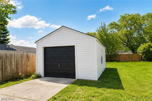 13711 Bennington Avenue, Cleveland, OH 44135