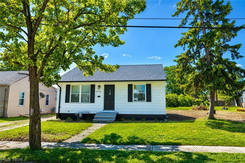 13711 Bennington Avenue, Cleveland, OH 44135