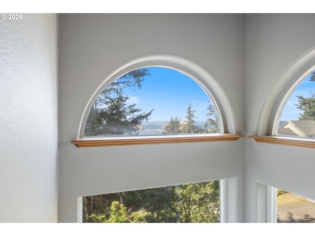 6095 HUCKLEBERRY Ln, Oceanside, OR 97134