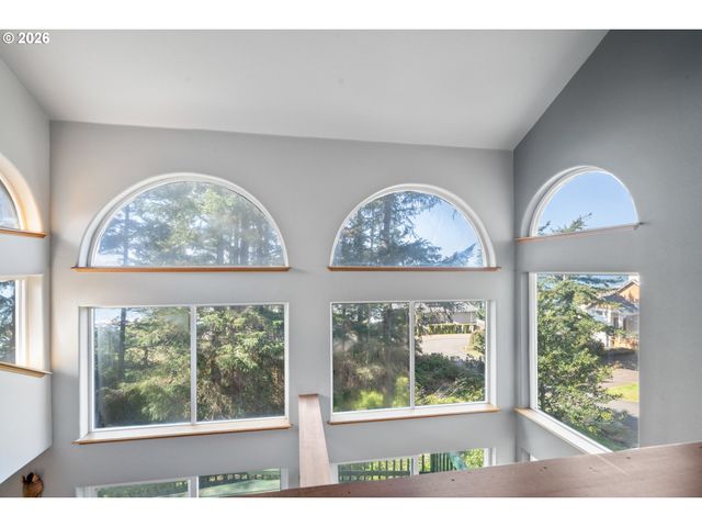 6095 HUCKLEBERRY Ln, Oceanside, OR 97134