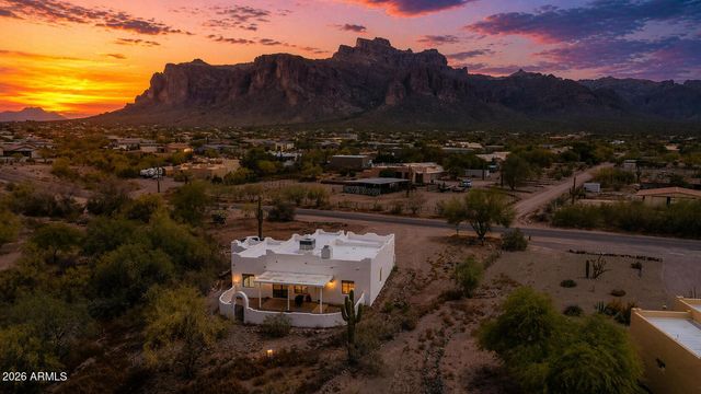 310 N MOUNTAIN VIEW Road, Apache Junction, AZ 85119