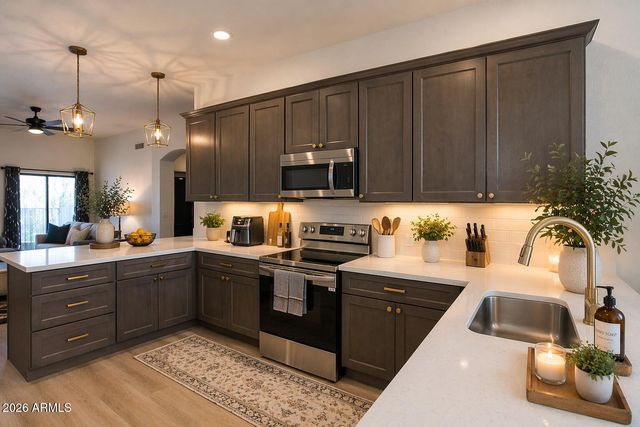 310 N MOUNTAIN VIEW Road, Apache Junction, AZ 85119