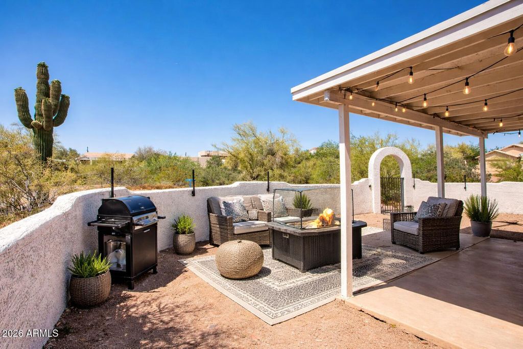 310 N MOUNTAIN VIEW Road, Apache Junction, AZ 85119 — photo 2