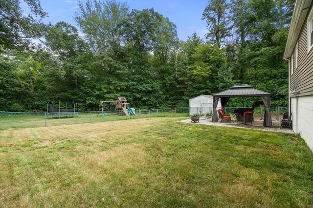 44 Susan Park Way, Uxbridge, MA 01569
