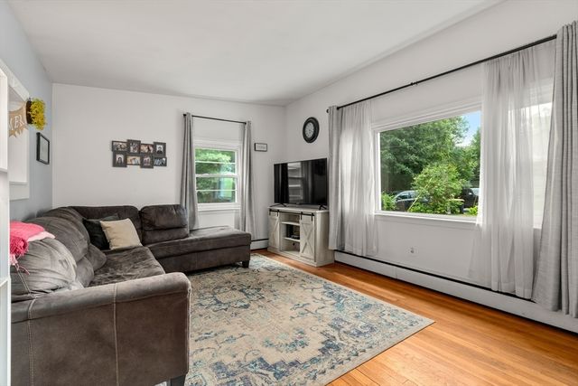 44 Susan Park Way, Uxbridge, MA 01569
