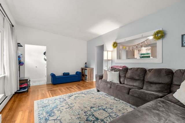 44 Susan Park Way, Uxbridge, MA 01569