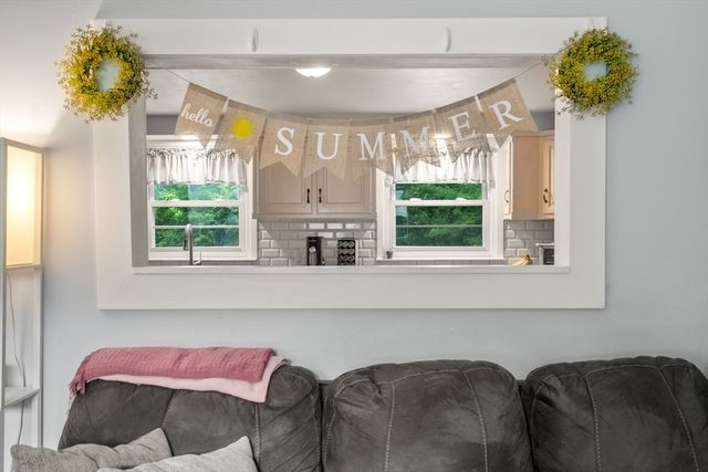 44 Susan Park Way, Uxbridge, MA 01569