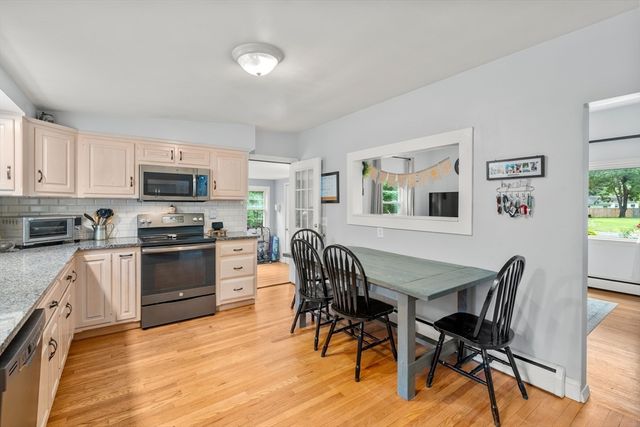 44 Susan Park Way, Uxbridge, MA 01569