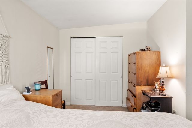44 Susan Park Way, Uxbridge, MA 01569
